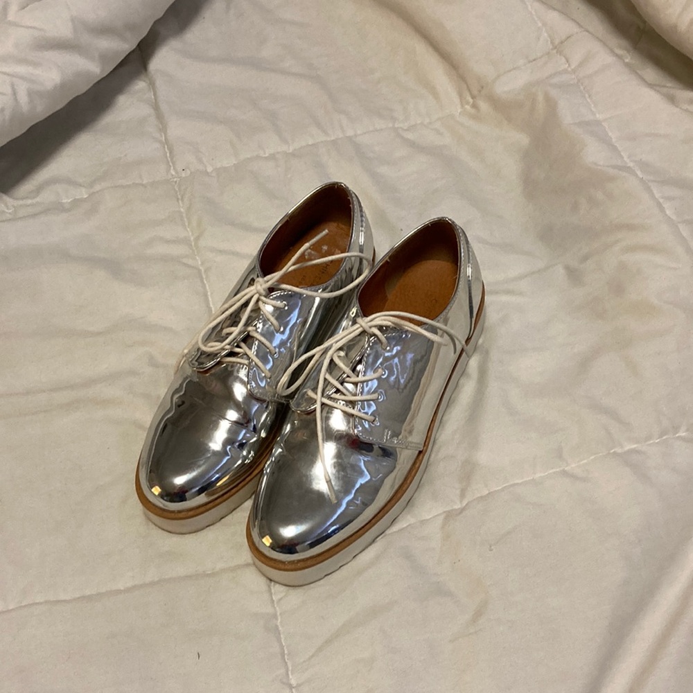 Chinese  laundry platform shoes